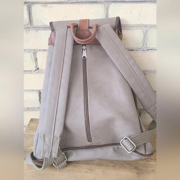 Vintage Eddie Bauer Leather Backpack - Picture 5 of 13